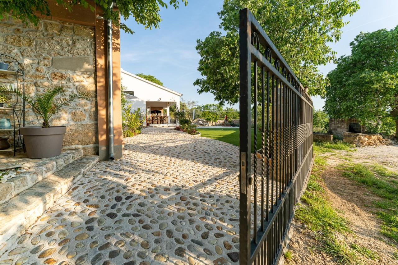 Holiday Home - Villa Thorak Anic ภายนอก รูปภาพ