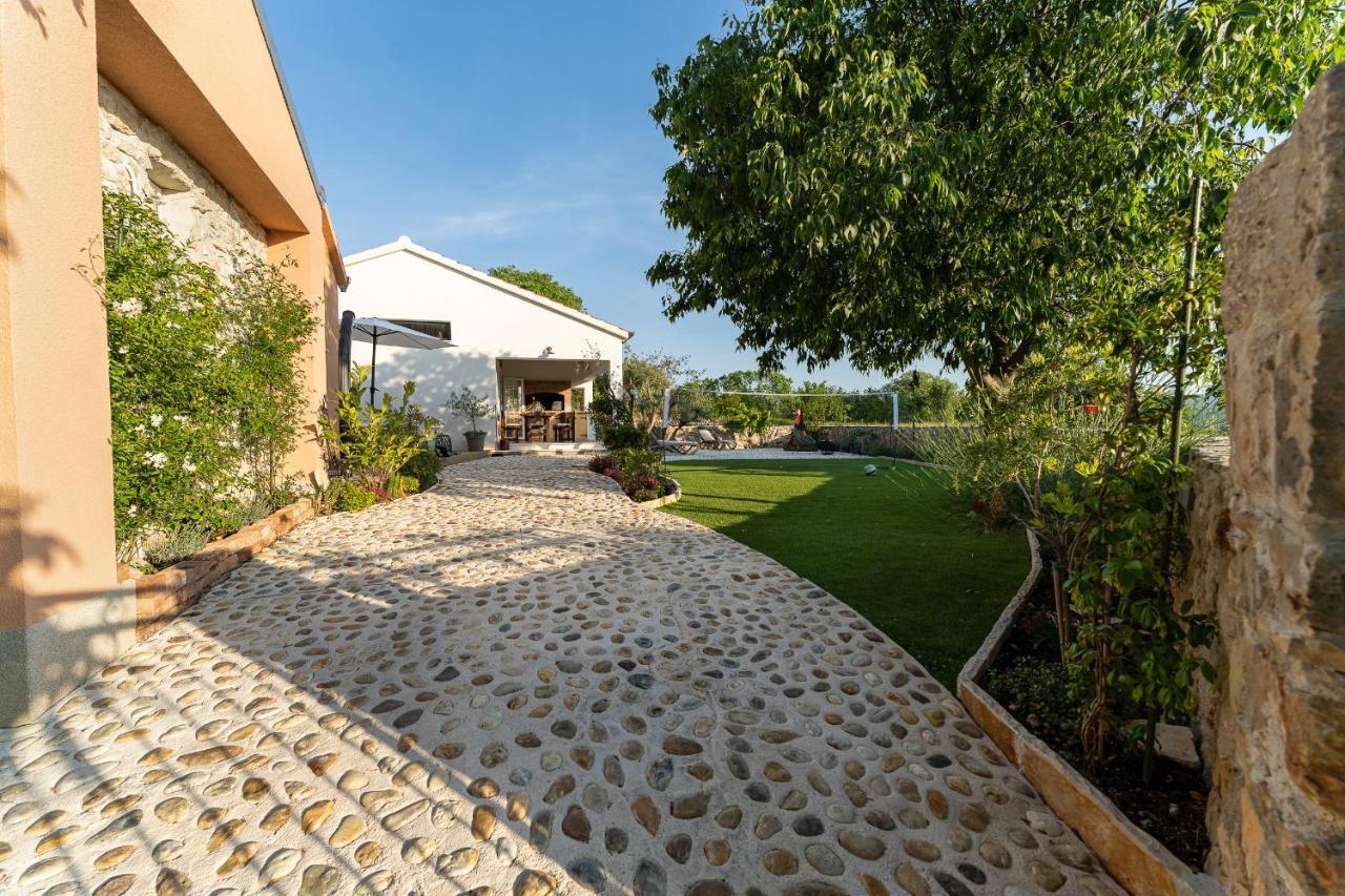 Holiday Home - Villa Thorak Anic ภายนอก รูปภาพ