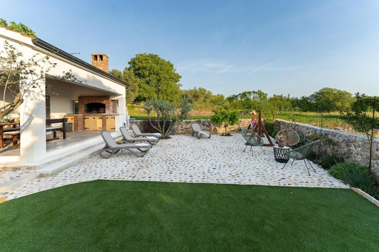 Holiday Home - Villa Thorak Anic ภายนอก รูปภาพ