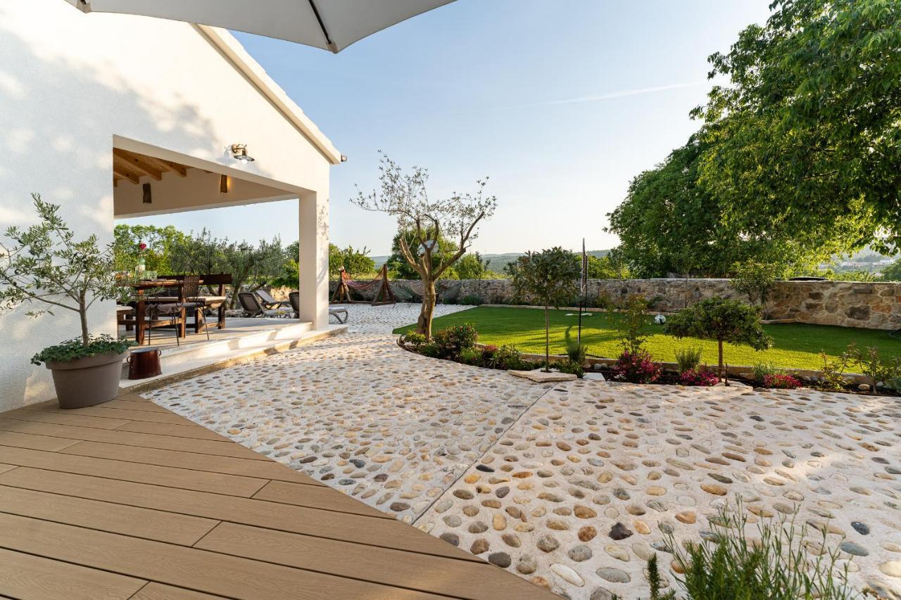 Holiday Home - Villa Thorak Anic ภายนอก รูปภาพ