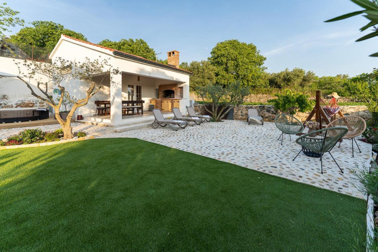 Holiday Home - Villa Thorak Anic ภายนอก รูปภาพ