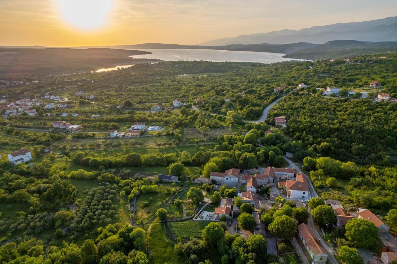 Holiday Home - Villa Thorak Anic ภายนอก รูปภาพ